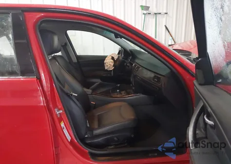 2006 BMW 325Xi z USA, uszkodzony, nr VIN WBAVD13556KT79885